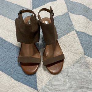 Halogen size 8 tan heels